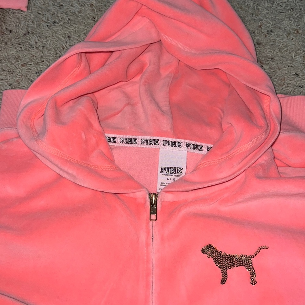Used Victoria secret velour jacket :)